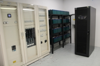 Uninterruptible power supply and battery pack, power cabinets