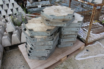 Hatszögletű keret (betonnal kiöntve)