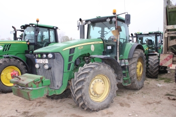 John Deere traktor